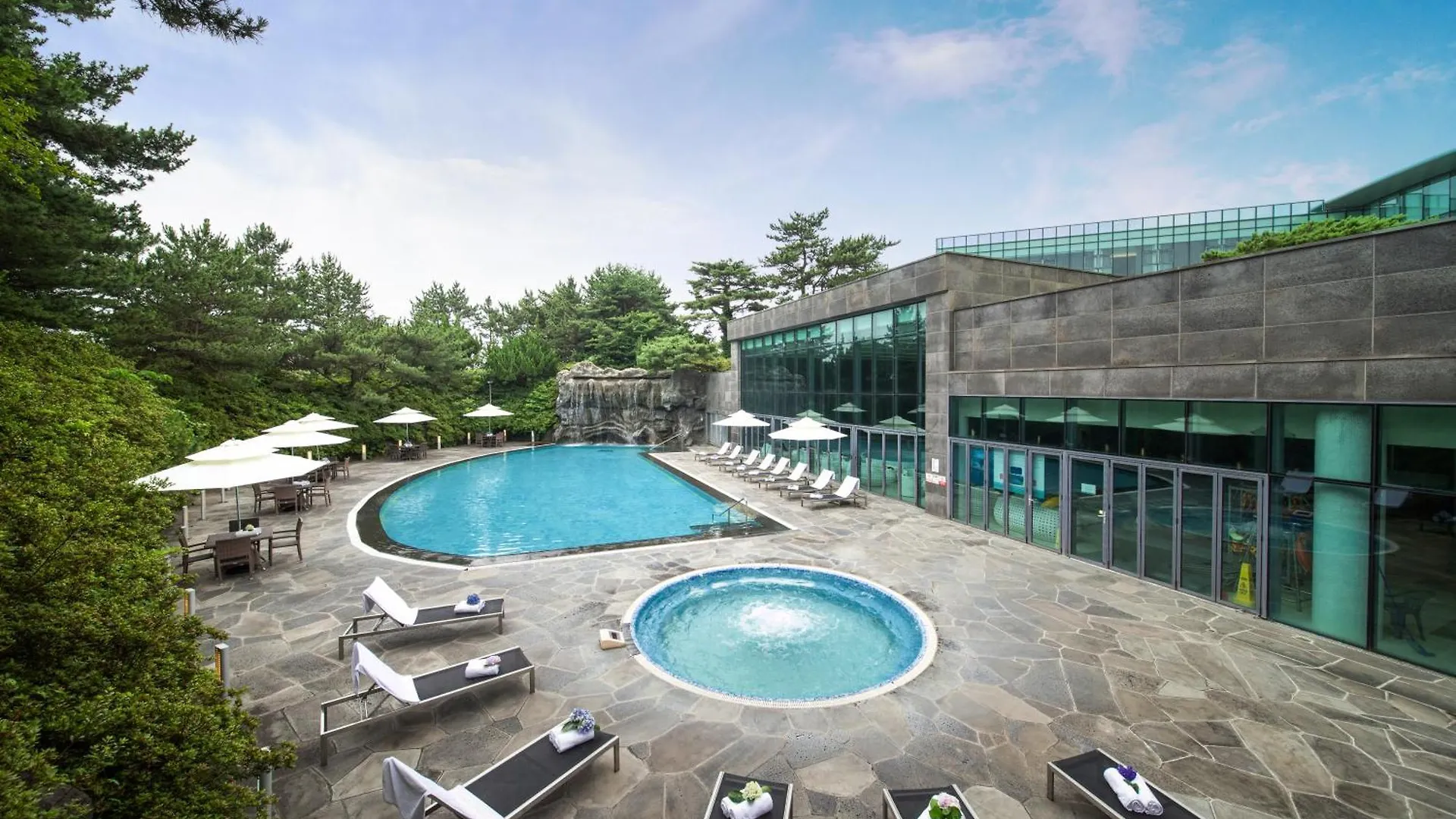 We Hotel Jeju Seogwipo