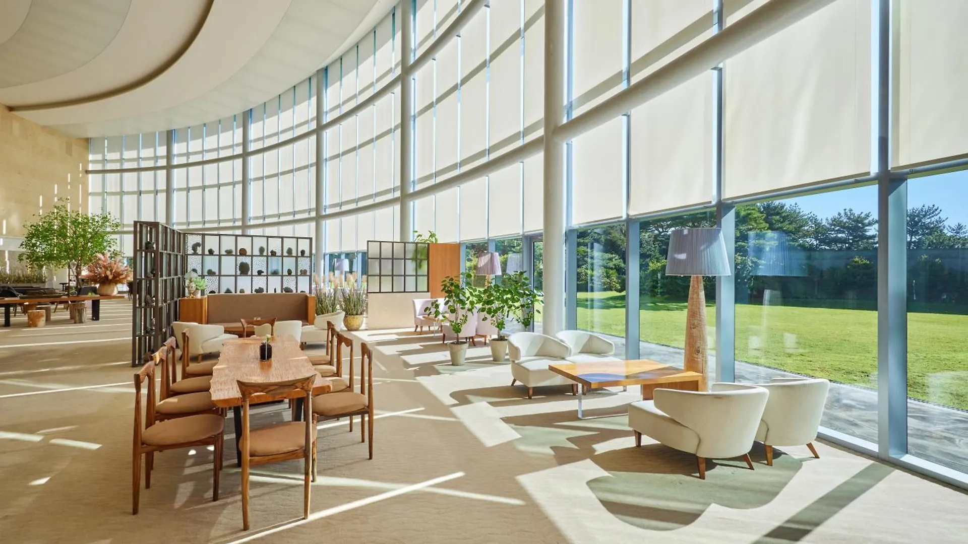 We Hotel Jeju Seogwipo 5*,