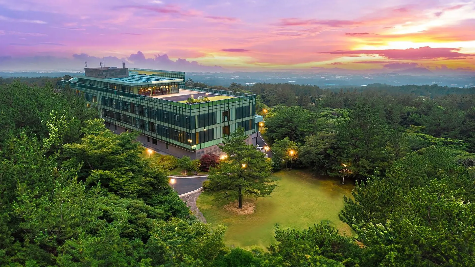 We Hotel Jeju Seogwipo